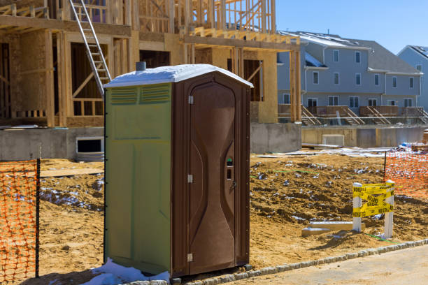 Porta potty rental for outdoor events in Overland, MO